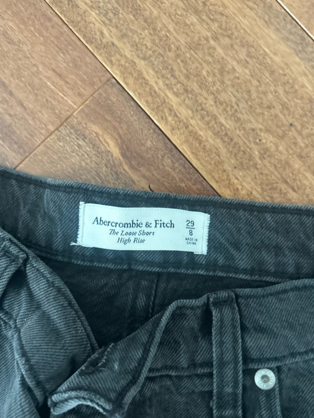 Abercrombie “The Loose Short” High Rise Women’s Size 8 - Picture 2 of 2